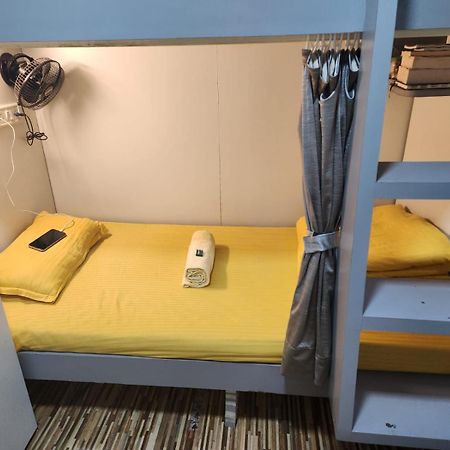 Sinhassan Dormitory Hostel Juhu Mumbai Exterior foto